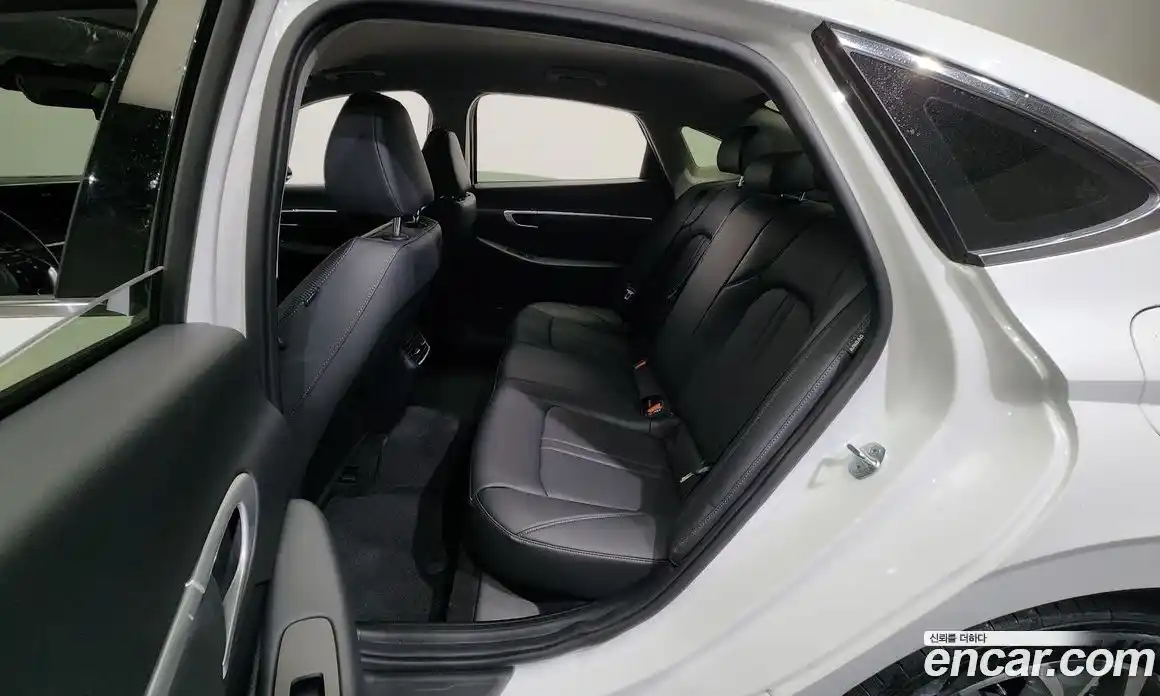 Hyundai Sonata 2022 2.0 Автомат в Москве № 49510, фото 18