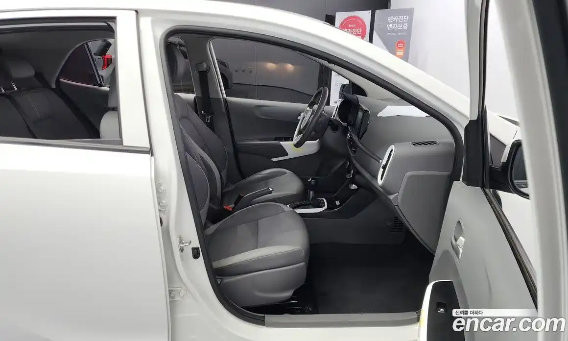 Kia Morning 2018 1.0 Автомат в Москве № 53636, фото 9