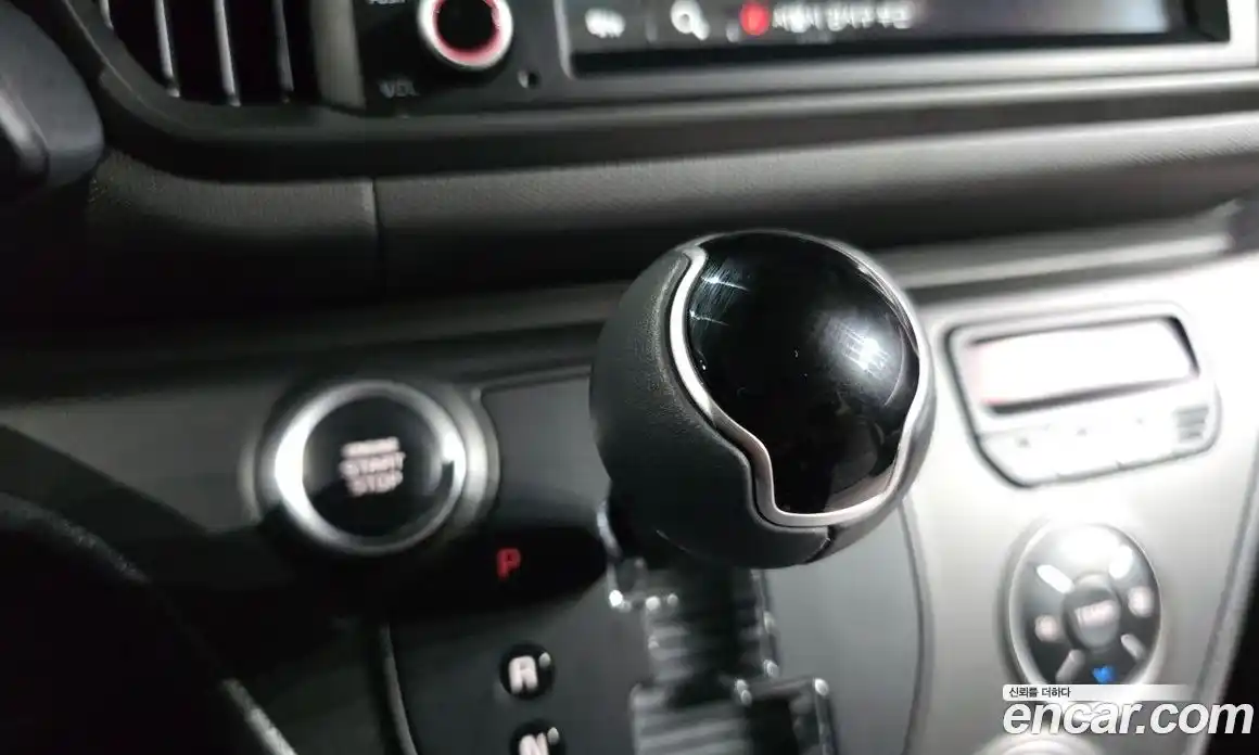 Kia Ray 2023 1.0 Автомат в Москве № 54350, фото 17