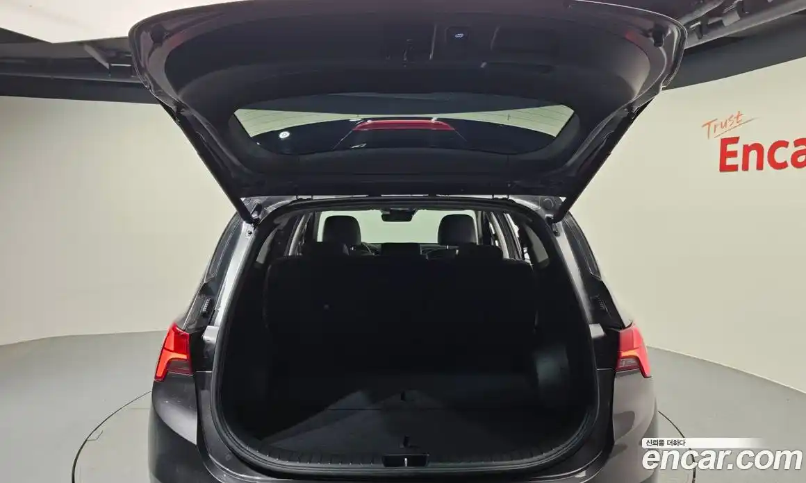 Hyundai Santa Fe 2023 2.5 Автомат в Москве № 109051, фото 16