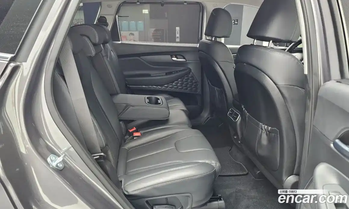 Hyundai Santa Fe 2023 2.5 Автомат в Москве № 109051, фото 2