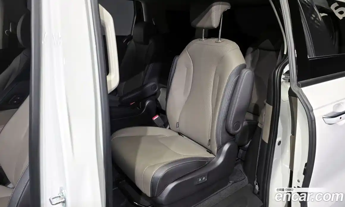 Kia Canival 2025 2.2 Автомат в Москве № 120349, фото 8