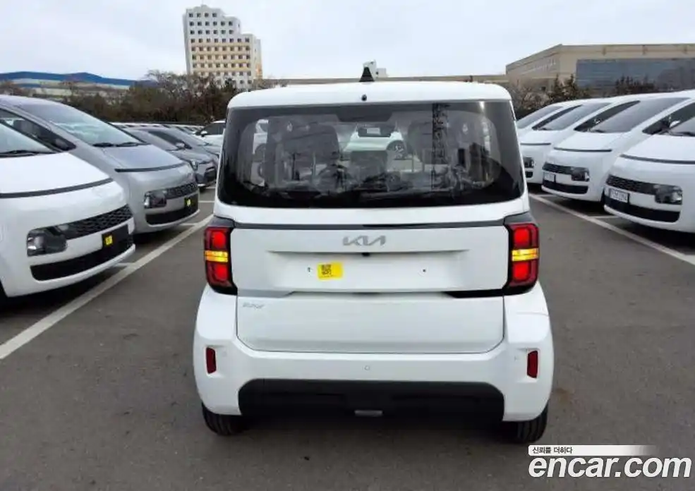 Kia Ray 2026 1.0 Автомат в Москве № 122907, фото 3