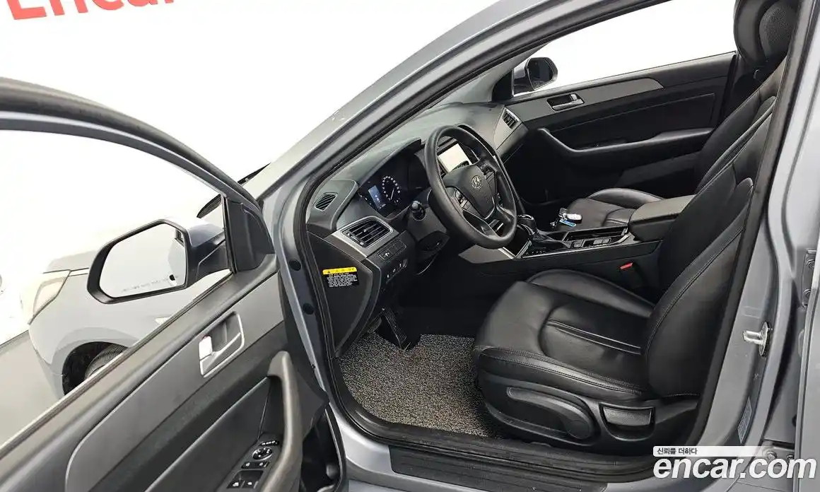 Hyundai Sonata 2016 2.0 Автомат в Москве № 125218, фото 14