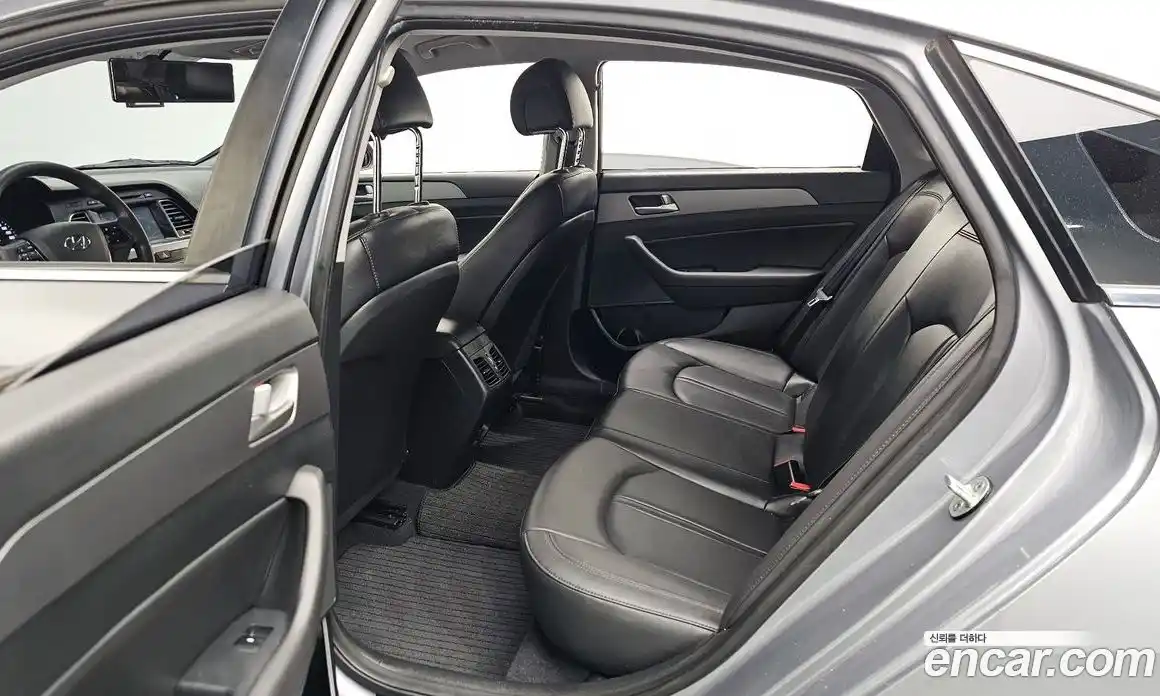 Hyundai Sonata 2016 2.0 Автомат в Москве № 125218, фото 9