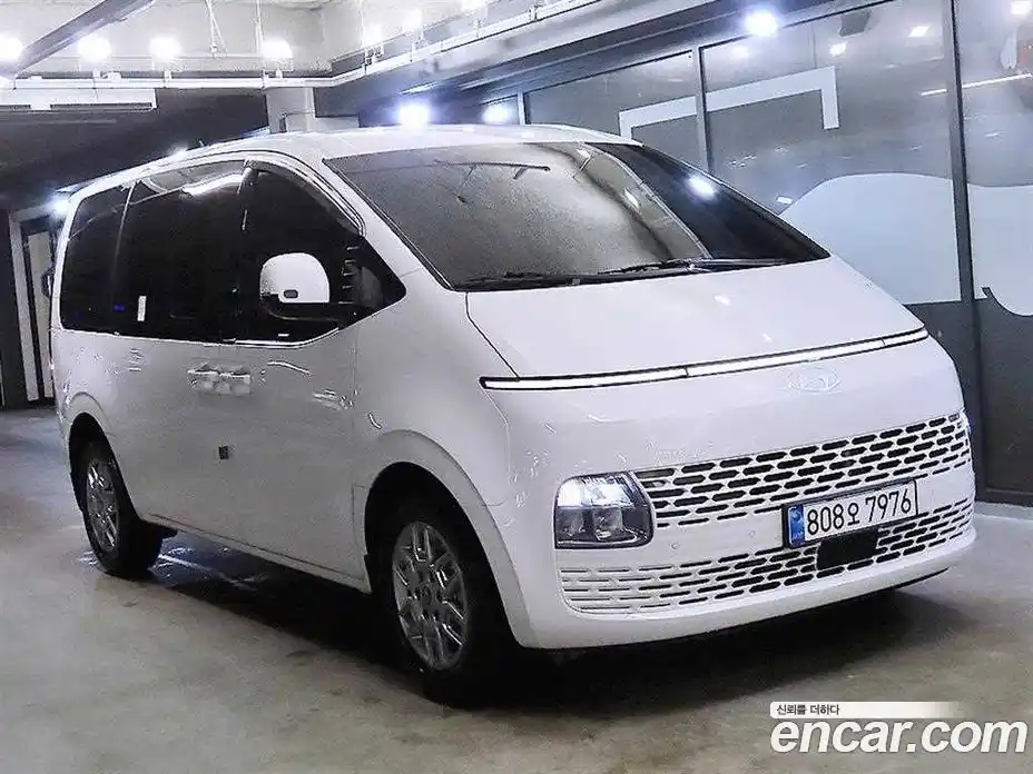 Hyundai Staria 2025 1.6 Автомат в Москве № 130093, фото 1