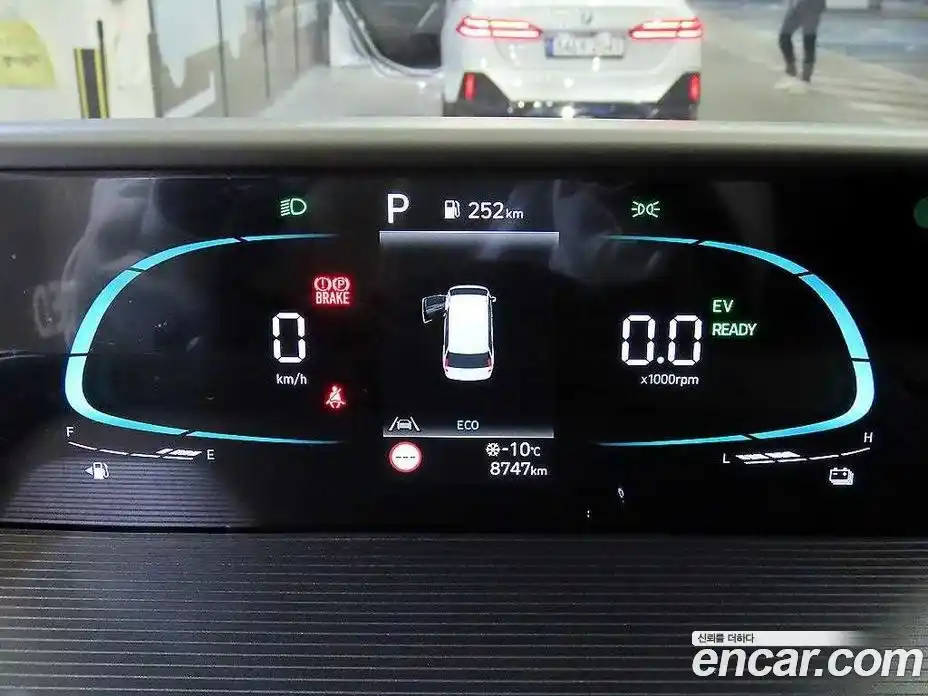 Hyundai Staria 2025 1.6 Автомат в Москве № 130093, фото 9