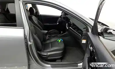 Kia Niro 2020 1.6 Автомат в Москве № 131242, миниатюра 12