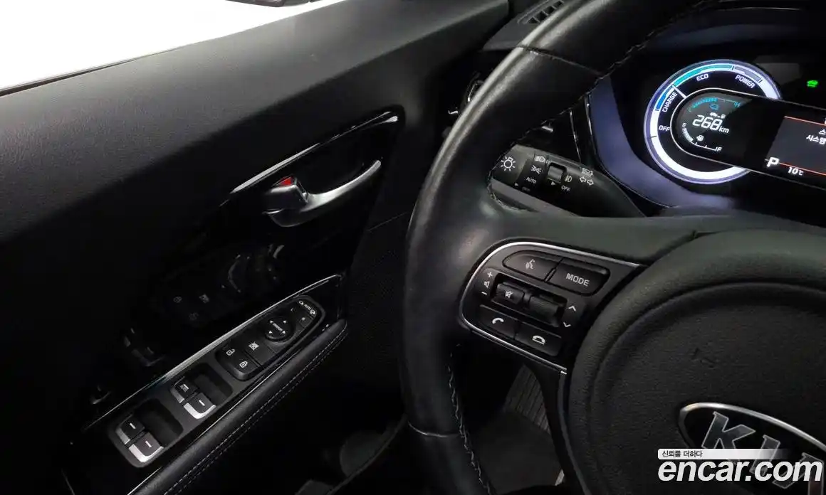 Kia Niro 2020 1.6 Автомат в Москве № 131242, фото 13