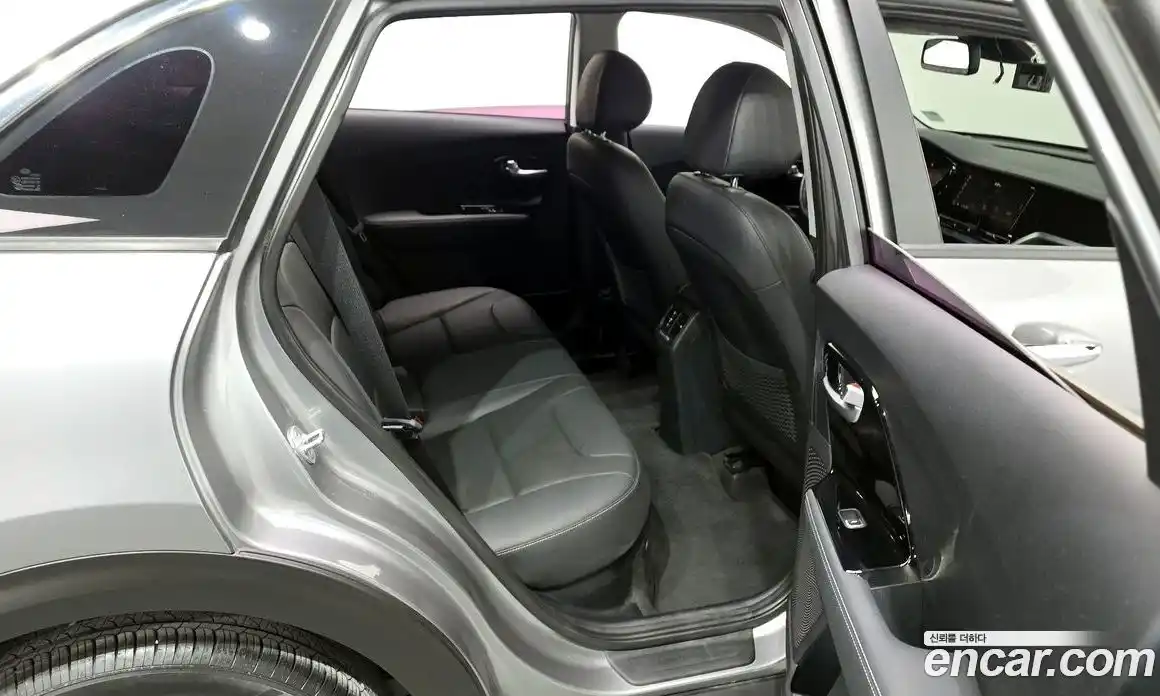 Kia Niro 2020 1.6 Автомат в Москве № 131242, фото 20