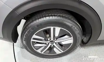 Kia Niro 2020 1.6 Автомат в Москве № 131242, миниатюра 2