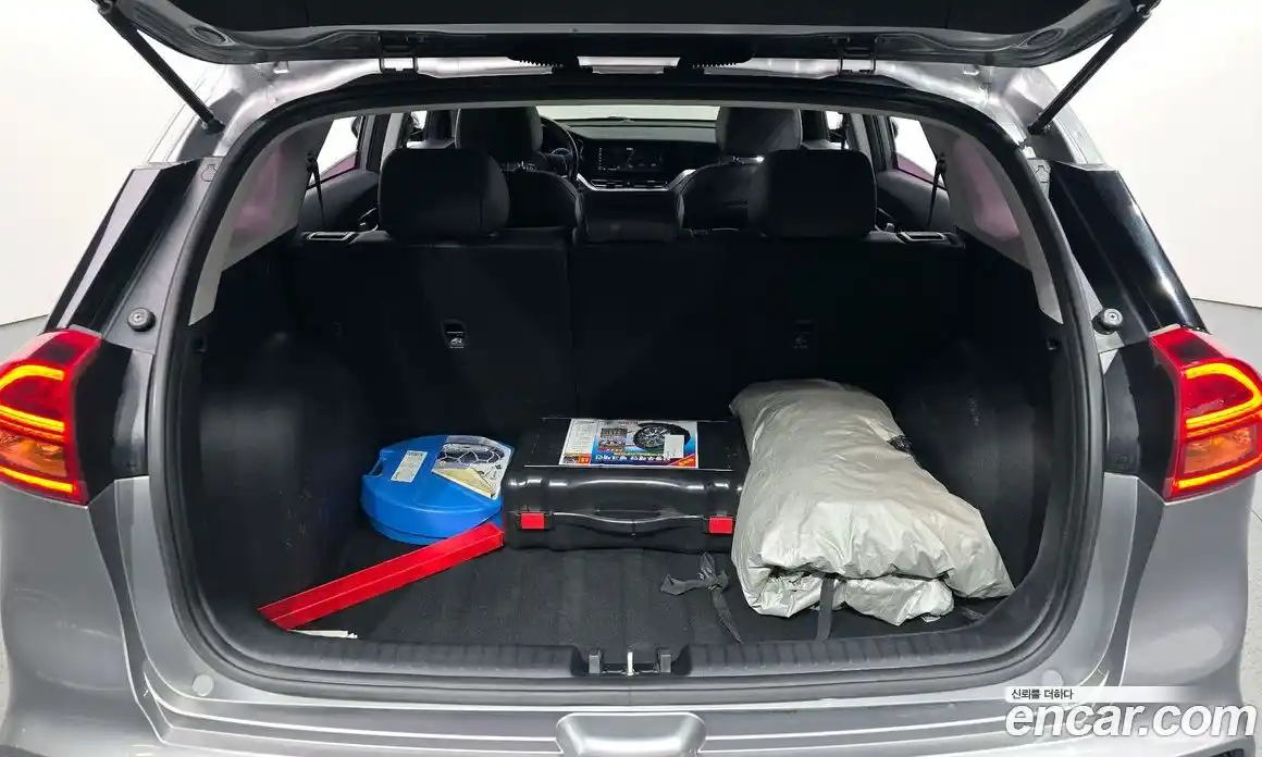 Kia Niro 2020 1.6 Автомат в Москве № 131242, фото 8