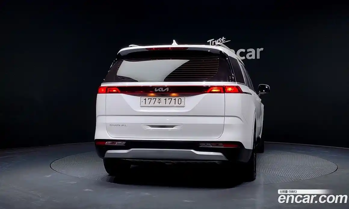 Kia Canival 2022 2.2 Автомат в Москве № 131748, фото 15