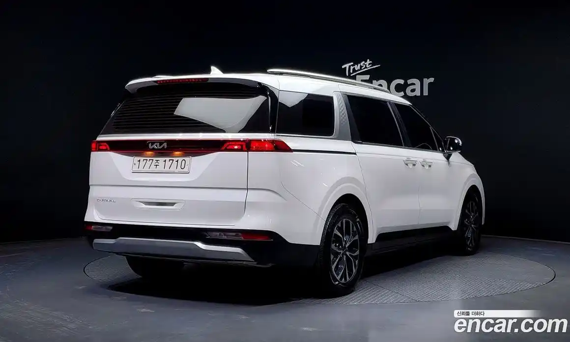 Kia Canival 2022 2.2 Автомат в Москве № 131748, фото 10