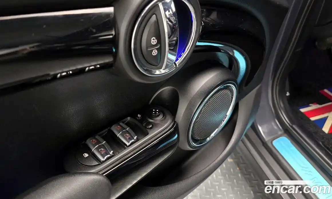 Mini Cooper 2017 2.0 Автомат в Москве № 136888, фото 12