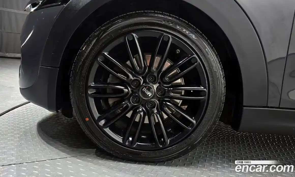 Mini Cooper 2017 2.0 Автомат в Москве № 136888, фото 18