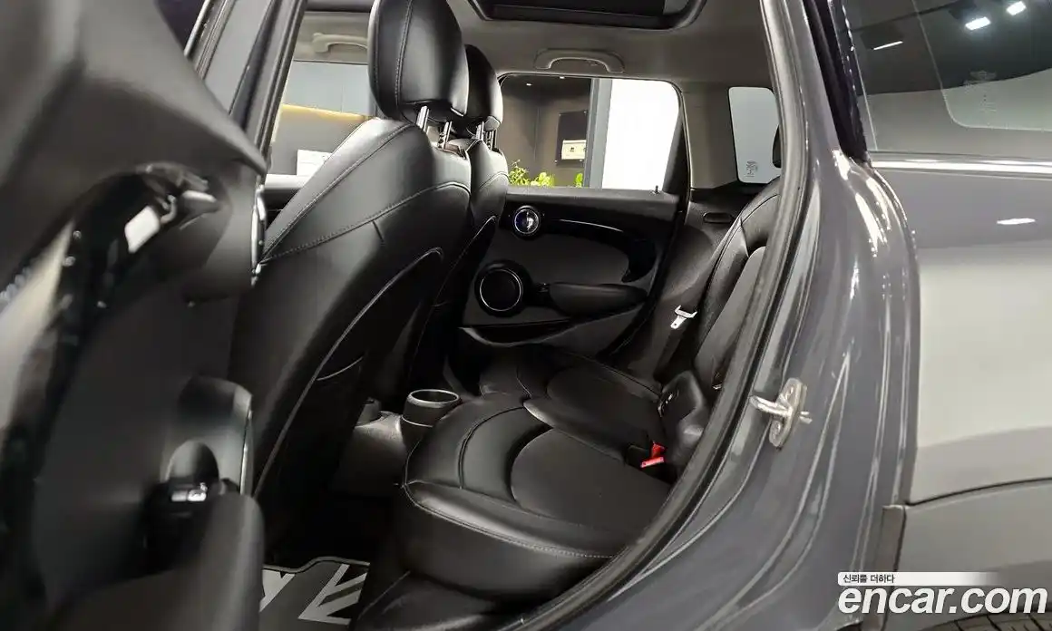 Mini Cooper 2017 2.0 Автомат в Москве № 136888, фото 19