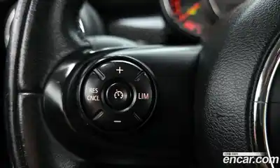 Mini Cooper 2017 2.0 Автомат в Москве № 136888, миниатюра 2