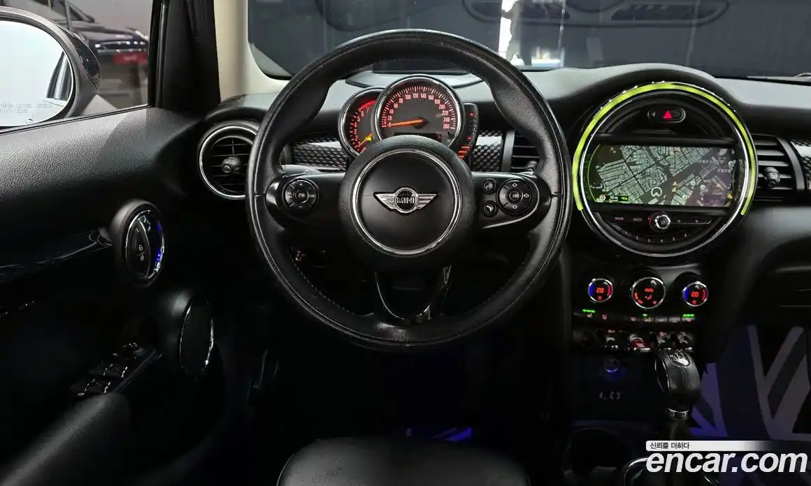 Mini Cooper 2017 2.0 Автомат в Москве № 136888, фото 6