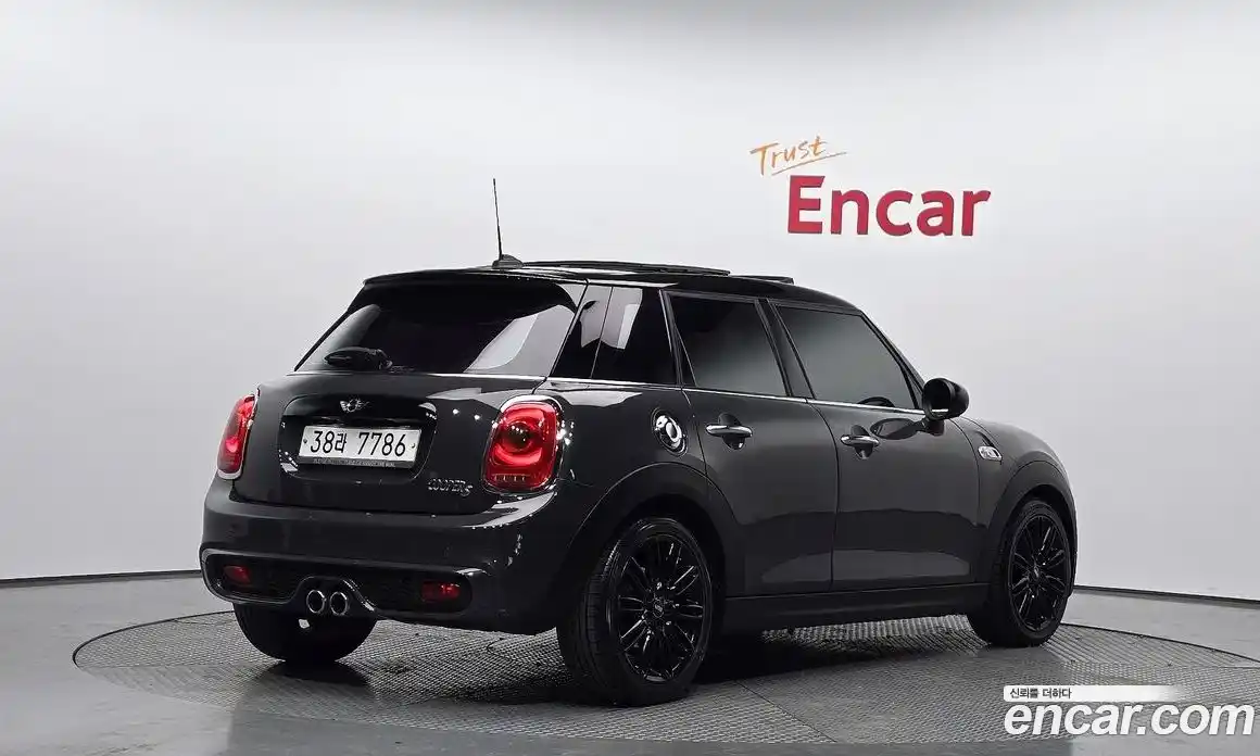 Mini Cooper 2017 2.0 Автомат в Москве № 136888, фото 10