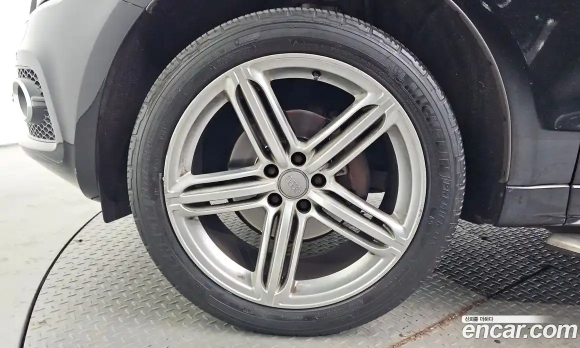 Audi Q5 2010 3.2 Автомат в Москве № 141010, фото 15