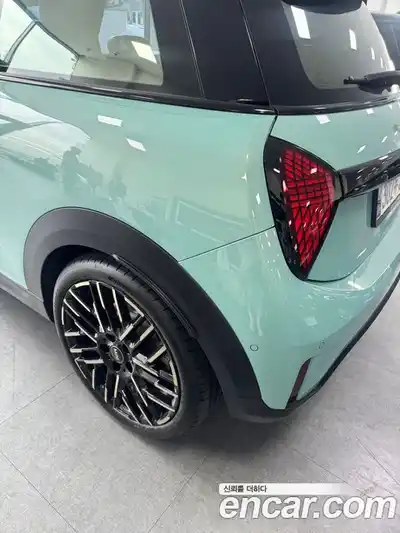 Mini Cooper 2025 2.0 Автомат в Москве № 146078, миниатюра 4