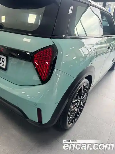 Mini Cooper 2025 2.0 Автомат в Москве № 146078, миниатюра 5