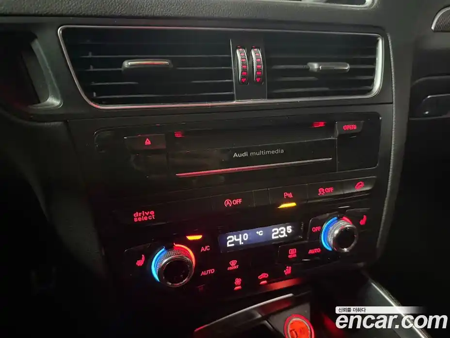 Audi SQ5 2015 3.0 Автомат в Москве № 151548, фото 11