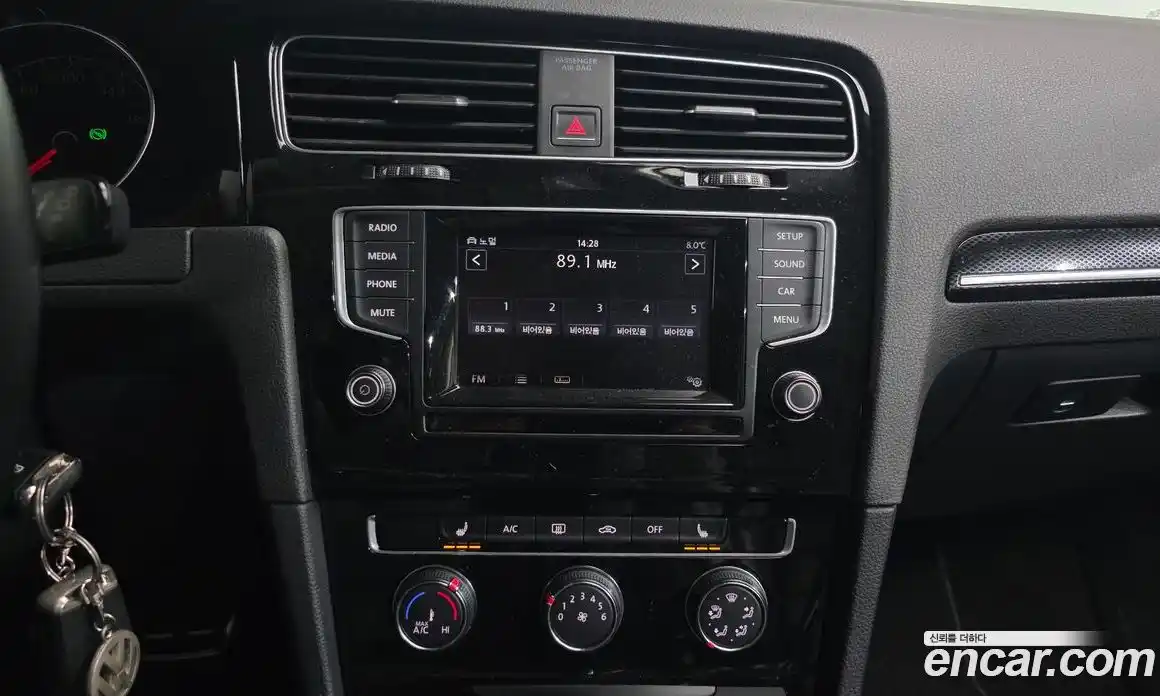 Volkswagen Golf 2015 1.6 Автомат в Москве № 153800, фото 3