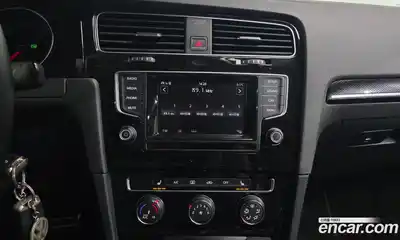 Volkswagen Golf 2015 1.6 Автомат в Москве № 153800, миниатюра 3