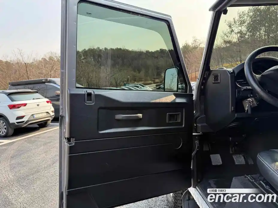 Land Rover Defender 2012 2.2 Механическая в Москве № 156068, фото 11