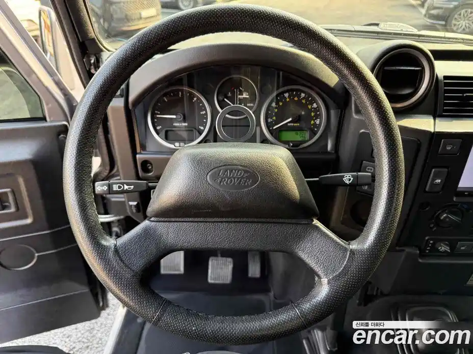 Land Rover Defender 2012 2.2 Механическая в Москве № 156068, фото 9