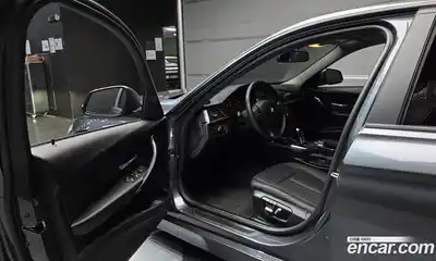 BMW 3-Series 2018 2.0 Автомат в Москве № 158827, миниатюра 3