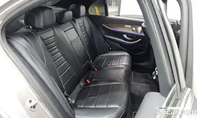 Mercedes-Benz E-Class 2021 2.0 Автомат в Москве № 160361, миниатюра 3