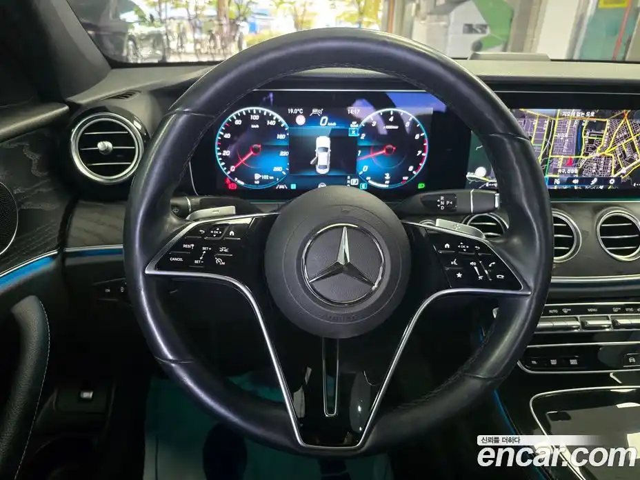 Mercedes-Benz E-Class 2022 2.0 Автомат в Москве № 160454, фото 13