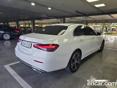 Mercedes-Benz E-Class 2022 2.0 Автомат в Москве № 160454, миниатюра 2
