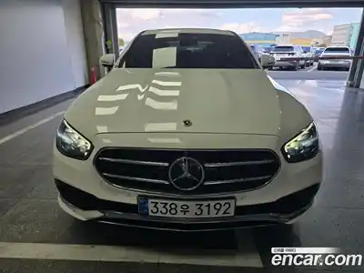 Mercedes-Benz E-Class 2022 2.0 Автомат в Москве № 160454, миниатюра 3