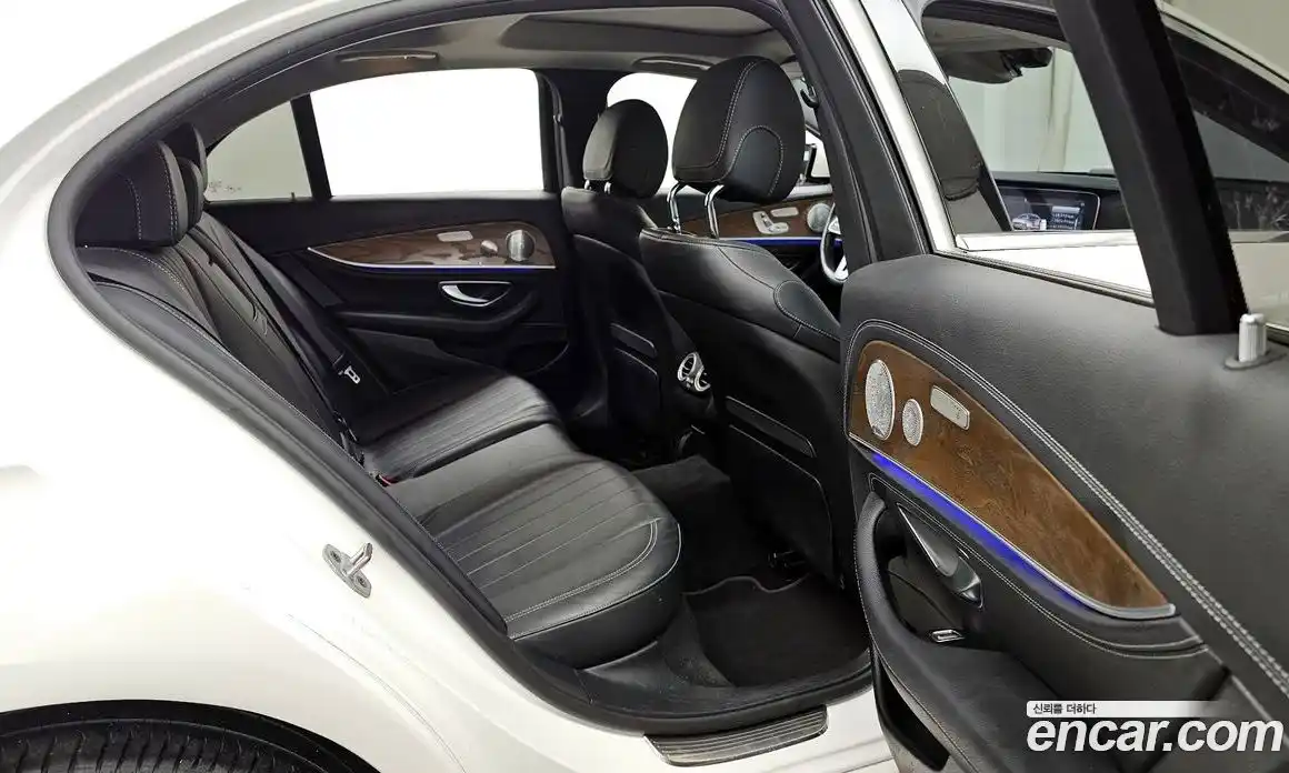 Mercedes-Benz E-Class 2019 2.0 Автомат в Москве № 160905, фото 16