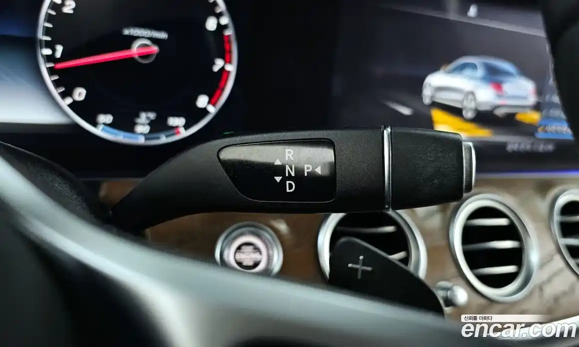 Mercedes-Benz E-Class 2019 2.0 Автомат в Москве № 160905, фото 3