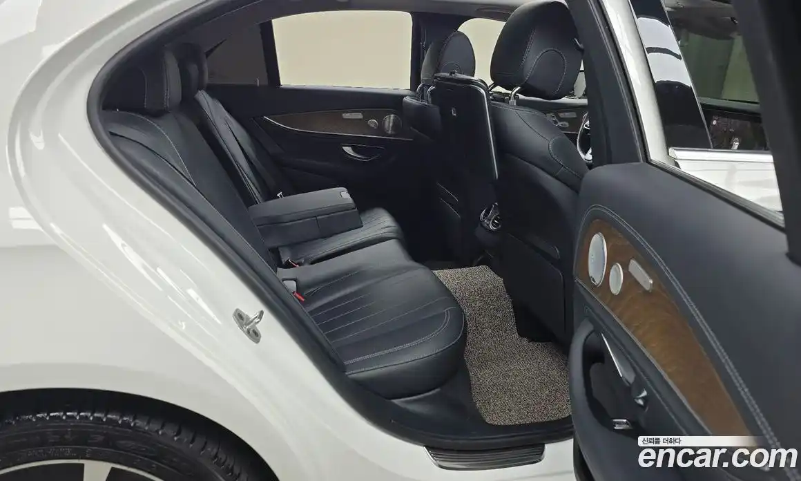 Mercedes-Benz E-Class 2019 2.0 Автомат в Москве № 161356, фото 16