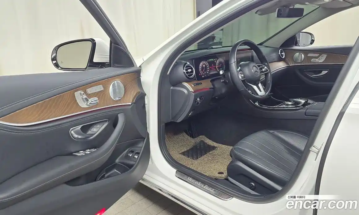 Mercedes-Benz E-Class 2019 2.0 Автомат в Москве № 161356, фото 20