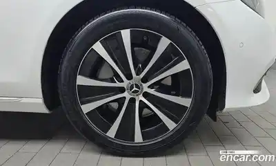 Mercedes-Benz E-Class 2019 2.0 Автомат в Москве № 161356, миниатюра 2