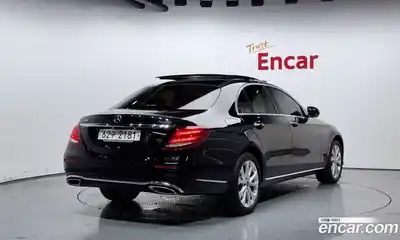Mercedes-Benz E-Class 2019 2.0 Автомат в Москве № 161831, миниатюра 2