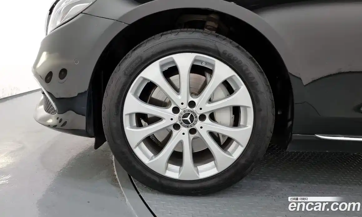 Mercedes-Benz E-Class 2019 2.0 Автомат в Москве № 161831, фото 5