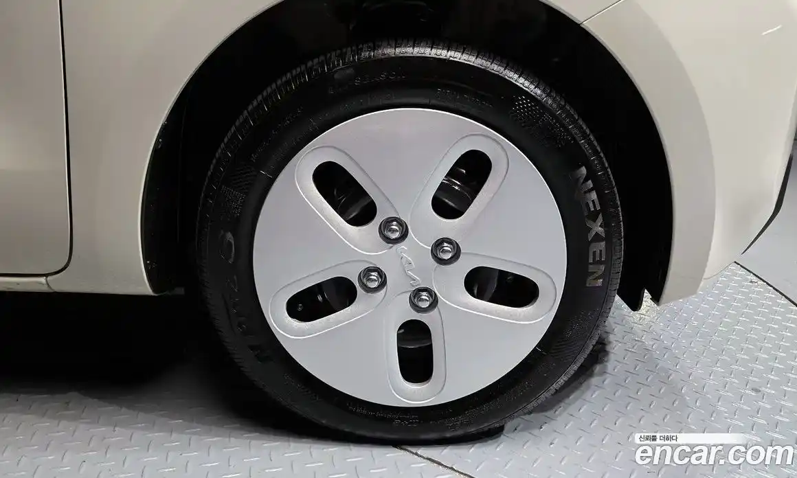 Kia Ray 2024 1.0 Автомат в Москве № 16298, фото 17