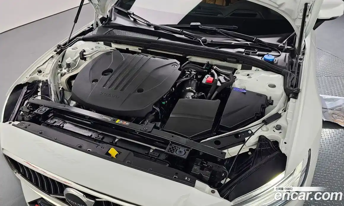 Volvo S60 2025 2.0 Автомат в Москве № 164195, фото 13