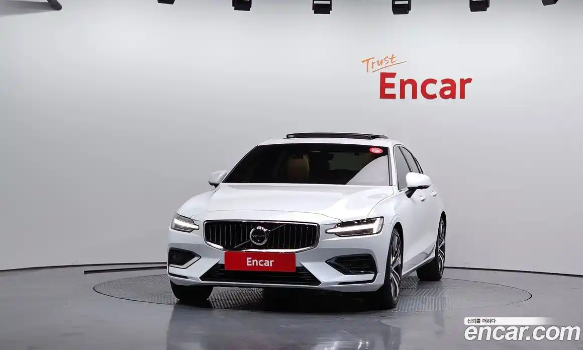 Volvo S60 2025 2.0 Автомат в Москве № 164195, фото 9