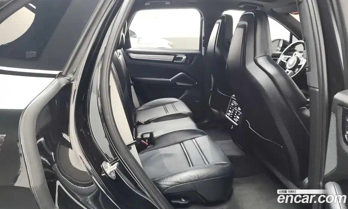 Porsche Cayenne 2023 3.0 Автомат в Москве № 165188, фото 12