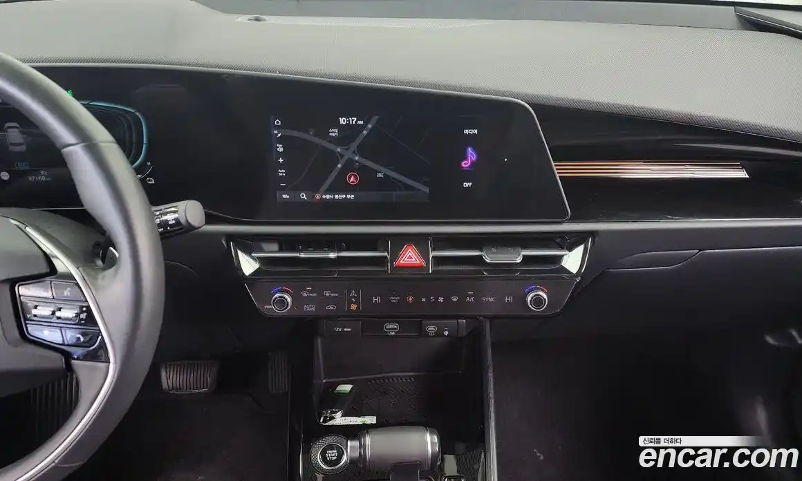 Kia Niro 2023 1.6 Автомат в Москве № 16657, фото 11