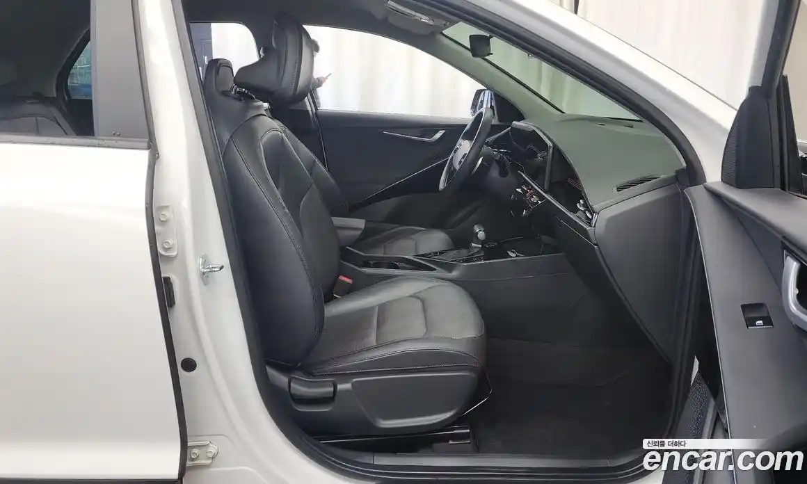 Kia Niro 2023 1.6 Автомат в Москве № 16657, фото 15